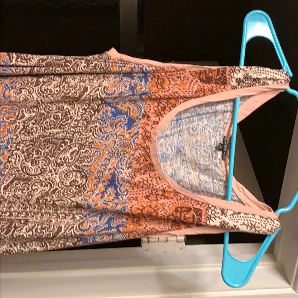 Great top to go with leggings. New w/o tags